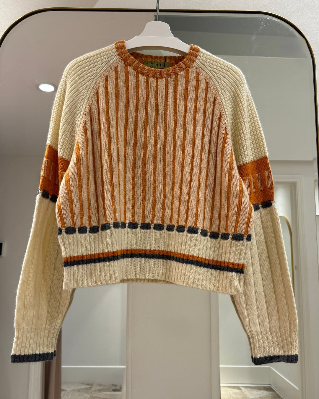 Cashmere Mixed Knit Round Neck