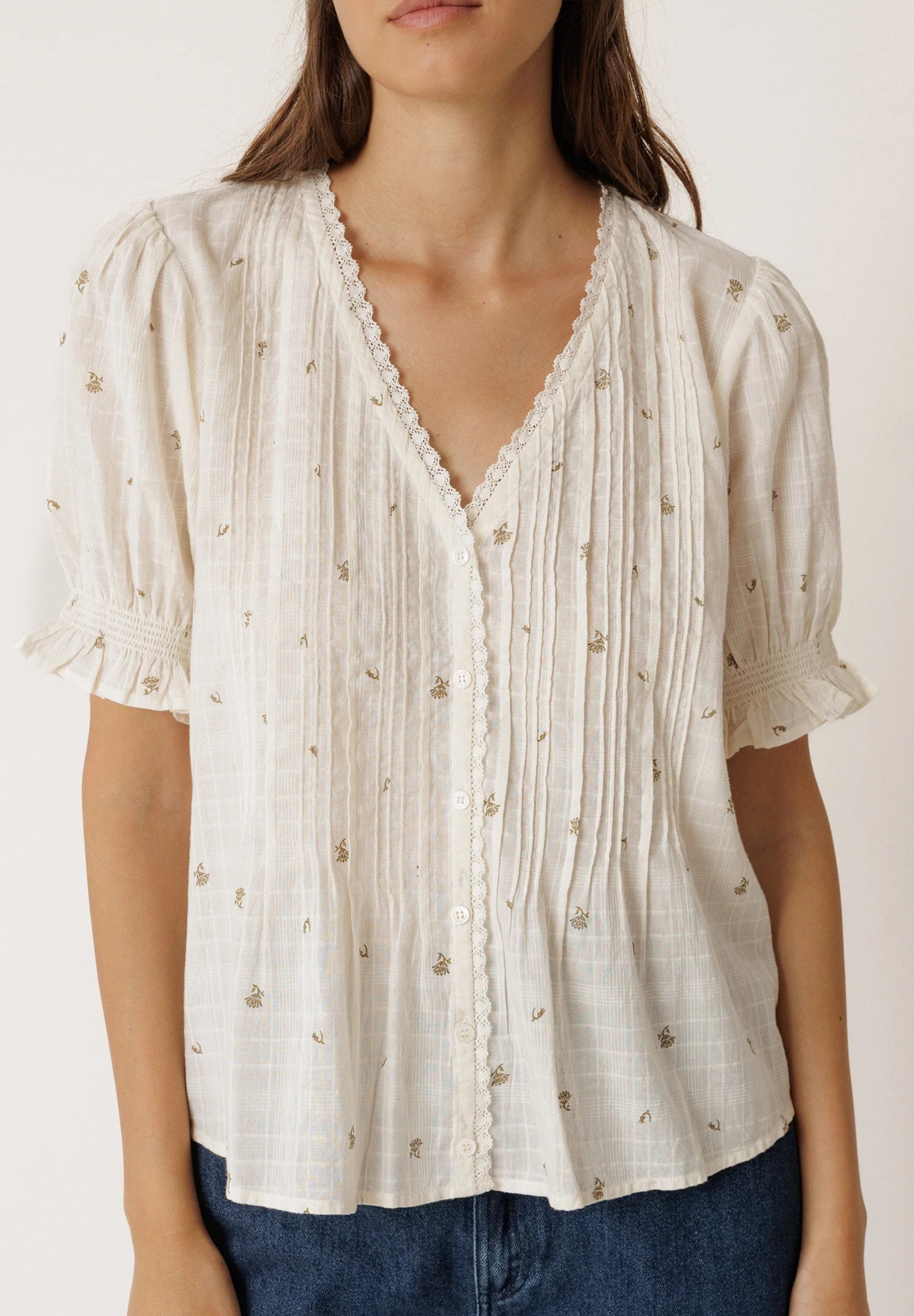 Short-Sleeved Elastic Shirt