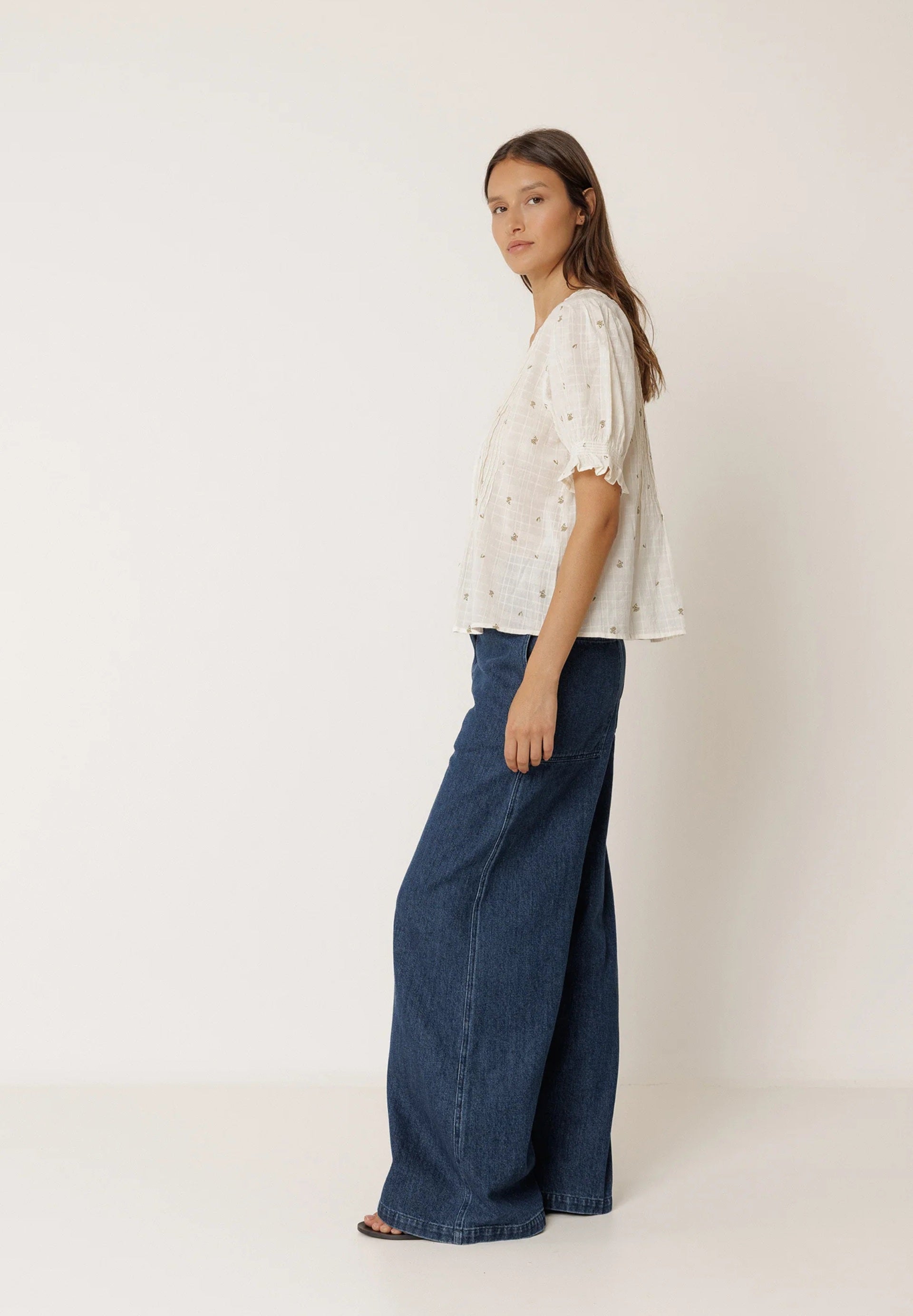 Short-Sleeved Elastic Shirt