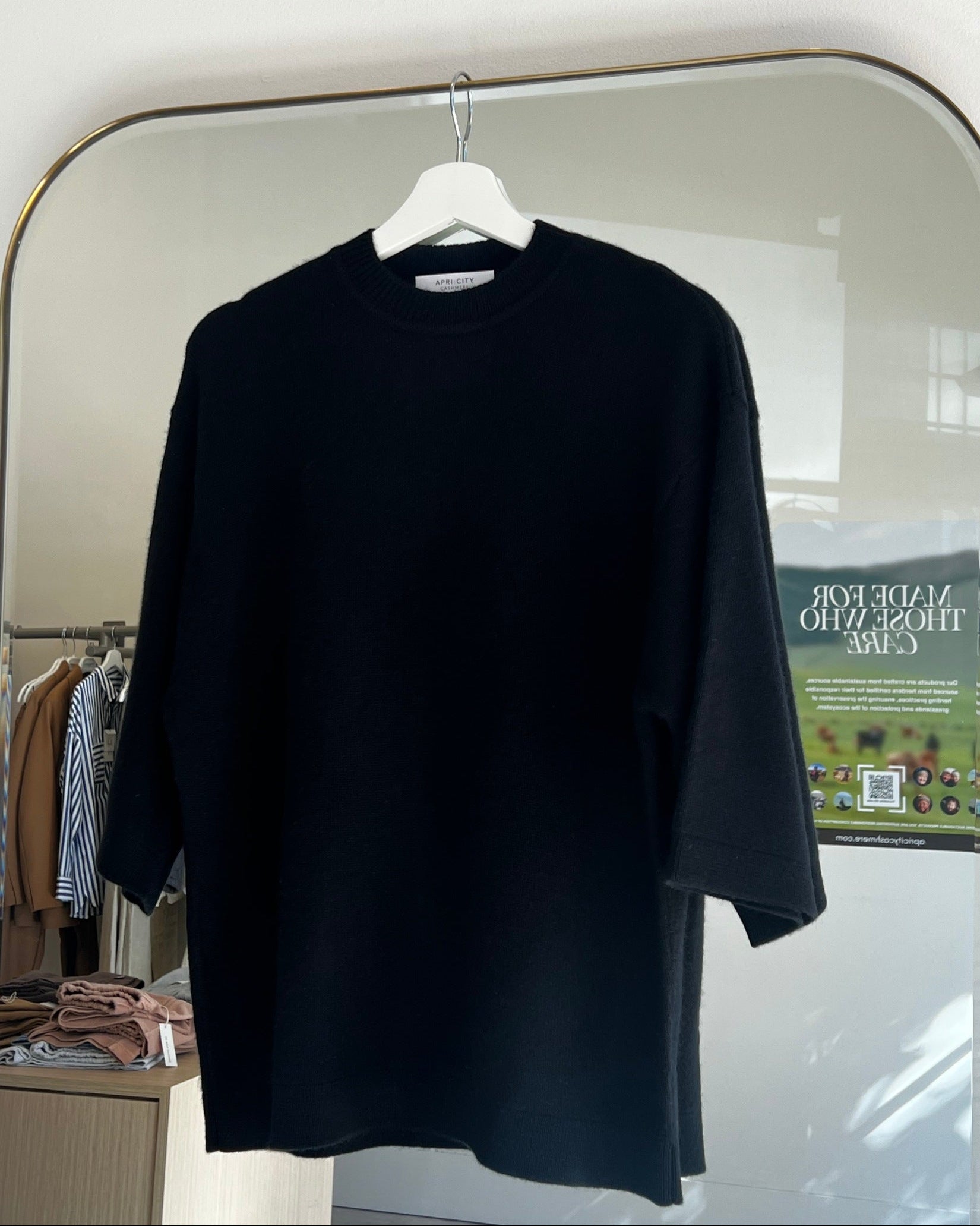 Quarter Sleeve Loose Cashmere Sweater