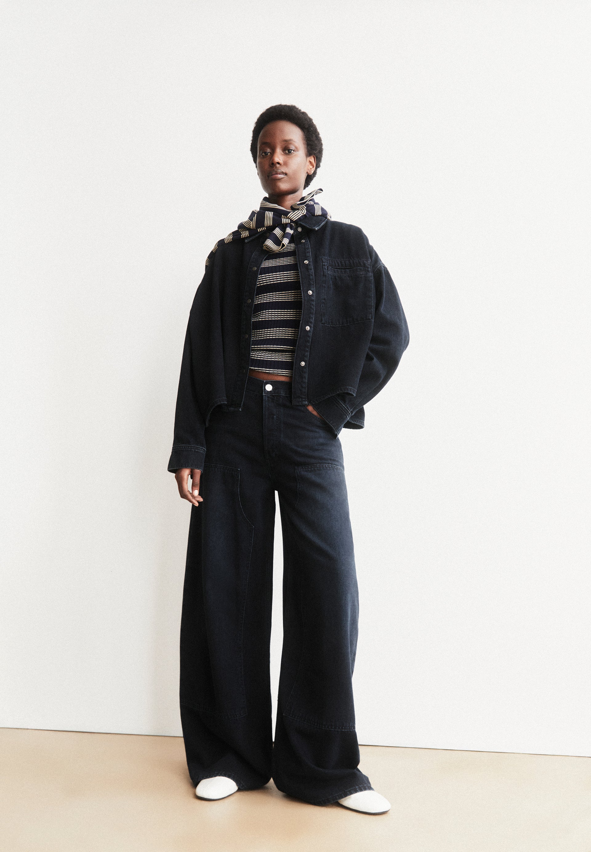 Aalthea Mid Waist Barrel Jean