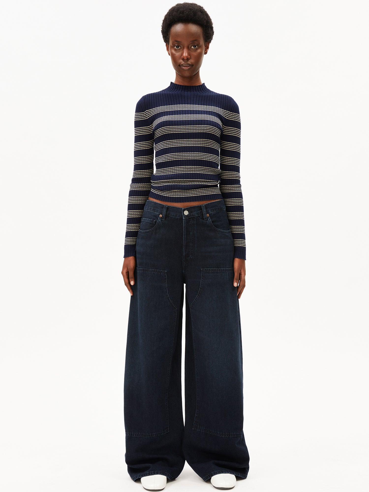 Aalthea Mid Waist Barrel Jean