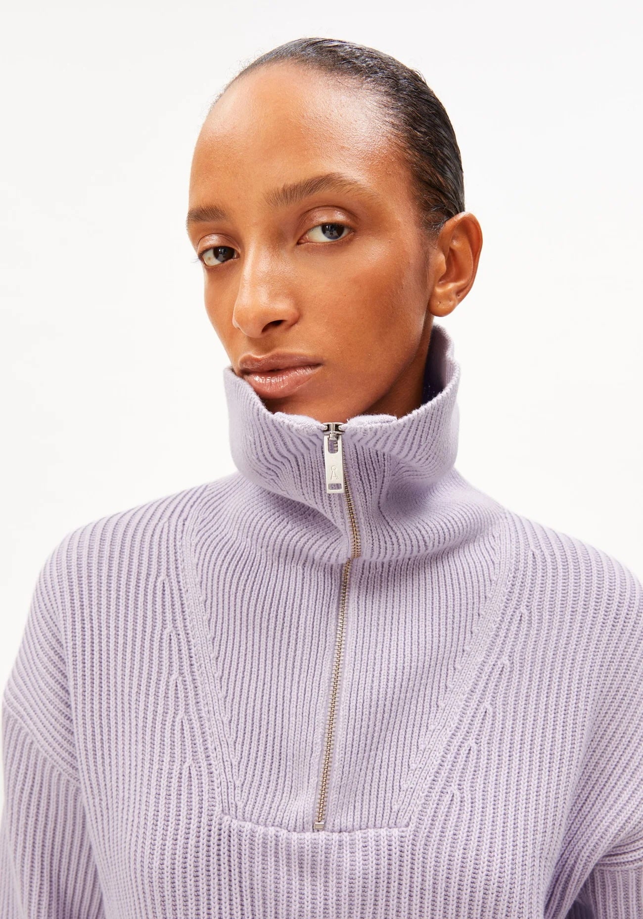 Vanisé Rib Knit Half-Zip Sweater