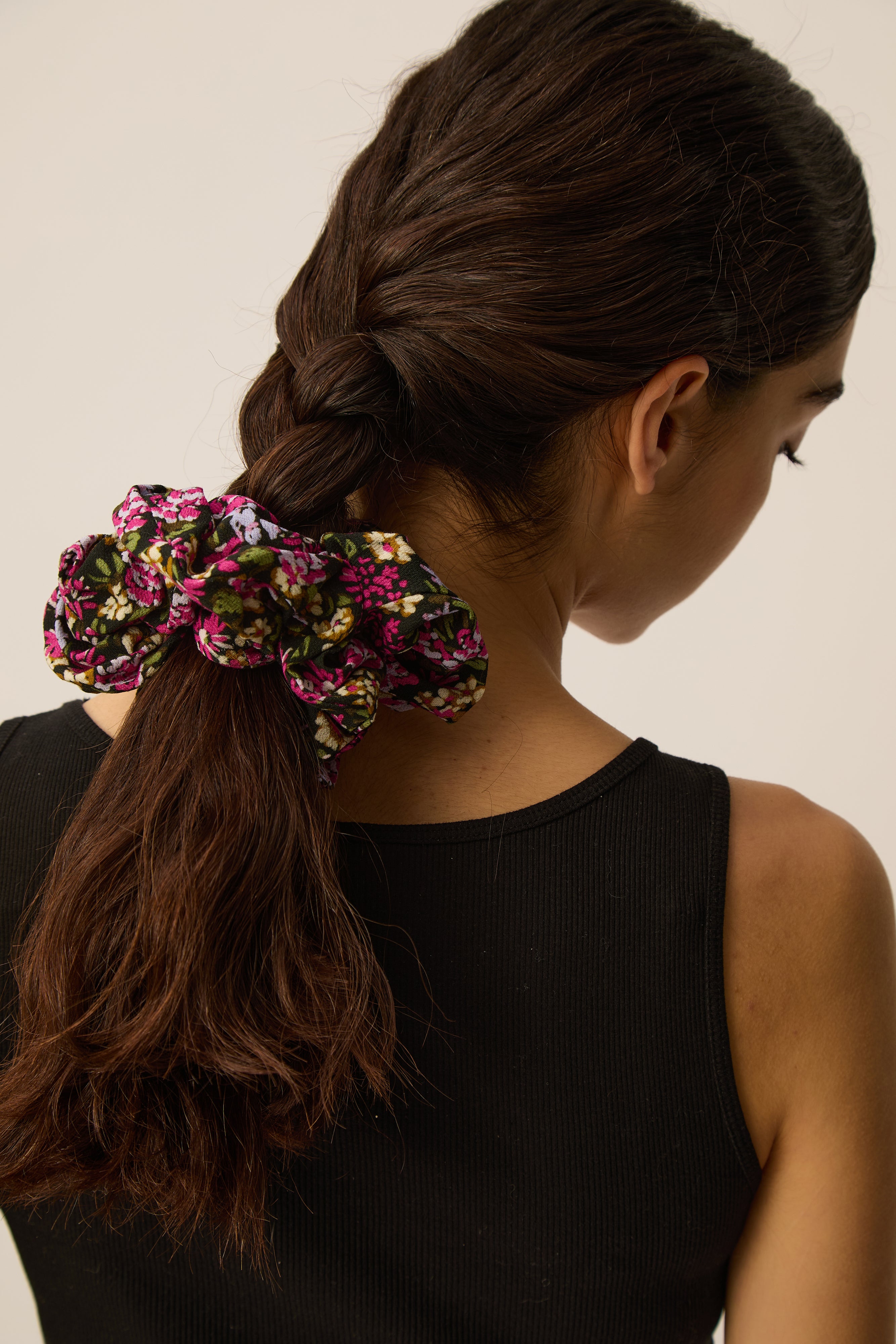 Noelise Scrunchie