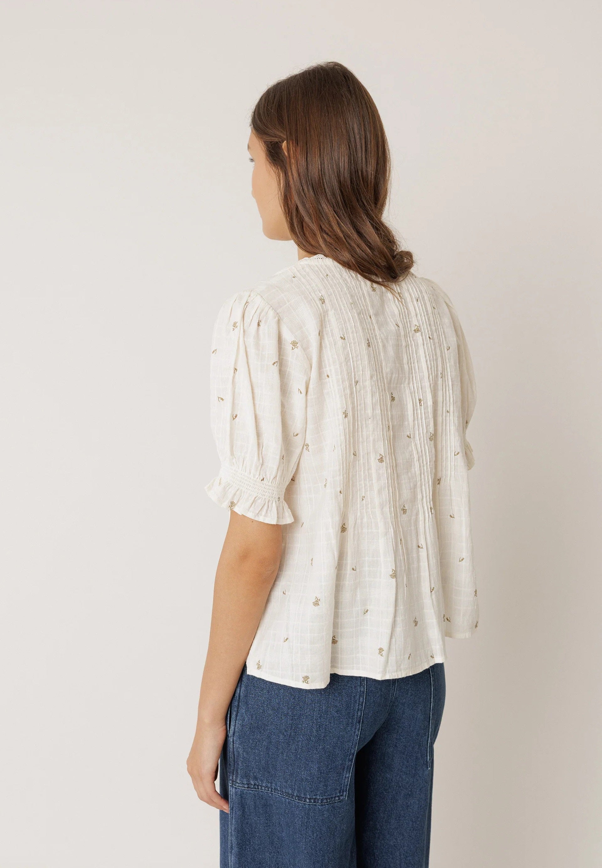 Short-Sleeved Elastic Shirt